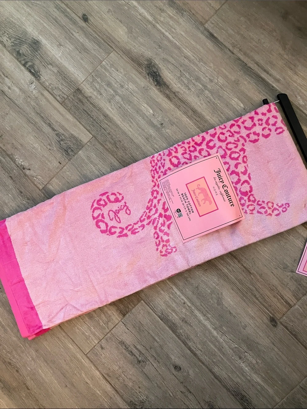 🎀Juicy Couture beach towel leopard print 6 ft long pink leopard on front NWT